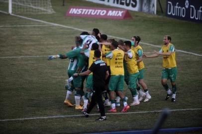 BENTO GONÇALVES, RS, BRASIL, 02/05/2021 - Campeonato Gaúcho - Juventude e Internacional se enfrentam as 16 horas, no estádio Montanha dos Vinhedos, em Bento Gonçalves. É a primeira partida da semifinal do Gauchão 2021. Marcelo Casagrande/Agência RBS)<!-- NICAID(14772061) -->