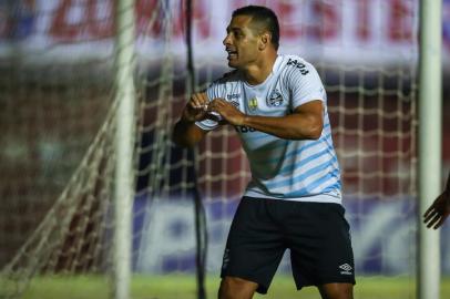 Gremio x CaxiasRS - FUTEBOL/GAUCHAO 2021/GREMIO X CAXIAS - ESPORTES - Lance da partida entre Caxias e Gremio disputada na noite deste domingo, no estadio Centenario, em Caxias do Sul, valida pela  Campeonato Gaucho 2021. FOTO: LUCAS UEBEL/GREMIO FBPAEditoria: SPOLocal: Caxias do SulIndexador: Lucas UebelSecao: futebolFonte: Gremio.netFotógrafo: Gremio x Caxias<!-- NICAID(14772278) -->