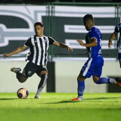 Atacante Denilson, ex-Caxias, estreou como titular no Ceará<!-- NICAID(14777196) -->