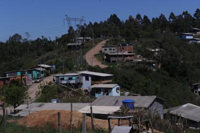 CAXIAS DO SUL, RS, BBRASIL, 22/09/2020 - Infraestrutura  viária em alguns bairros de Caxias apresentam condições precárias. NA FOTO: Bairro Altos de Galópolis.(Marcelo Casagrande/Agência RBS)<!-- NICAID(14598490) -->