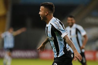 Brazils Gremio Matheus Henrique celebrates after scoring against Argentinas Lanus during the Copa Sudamericana football tournament group stage match at Gremio Arena in Porto Alegre, Brazil, on May 13, 2021. (Photo by SILVIO AVILA / various sources / AFP)Editoria: SPOLocal: Porto AlegreIndexador: SILVIO AVILASecao: soccerFonte: AFPFotógrafo: STR<!-- NICAID(14782874) -->