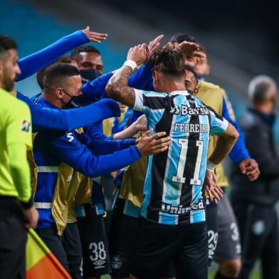 Gremio x LanusRS - FUTEBOL/CONMEBOL SULAMERICANA 2021 /GREMIO X LANUS - ESPORTES - Lance da partida entre Gremio e Lanus disputada na noite desta quinta-feira, na Arena do Gremio, valida pela Sulamericana 2021. FOTO: LUCAS UEBEL/GREMIO FBPAEditoria: SPOLocal: Porto AlegreIndexador: Lucas UebelSecao: futebolFonte: Gremio.netFotógrafo: Gremio x Lanus<!-- NICAID(14782938) -->