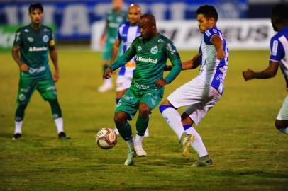 BENTO GONÇALVES, RS, BRASIL, 19/04/2021. Esportivo x Juventude, jogo válido pela 10ª rodada do Campeonato Gaúcho (Gauchão 2021) e realizado no Parque Esportivo Montanha dos Vinhedos. (Porthus Junior/Agência RBS)<!-- NICAID(14761903) -->