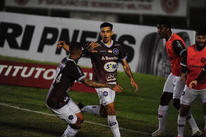 Zagueiro do Caxias valoriza primeiro gol de falta e incentivo de Rafael  Jaques