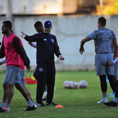 CAXIAS DO SUL, RS, BRASIL, 13/05/2021. Primeiro treino do  técnico Rafael Jaques no Caxias. Técnico foi apresentado na manhã desta quinta-feira. (Porthus Junior/Agência RBS)<!-- NICAID(14782728) -->