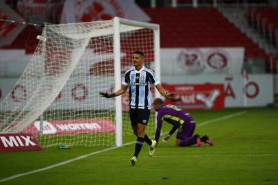 PORTO ALEGRE, RS, BRASIL - 16.05.2021 - O Inter recebe o Grêmio no Beira-Rio em jogo válido pela final do Campeonato Gaúcho 2021. (Foto: Félix Zucco/Agencia RBS)<!-- NICAID(14784687) -->