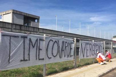 futebol, inter, torcida, protesto, ct, beira-rio