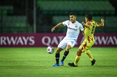 Gremio x AraguaRS - FUTEBOL/CONMEBOL SULAMERICANA 2021 /GREMIO X ARAGUA - ESPORTES - Lance da partida entre Gremio e Aragua disputada na noite desta quinta-feira, no estÃ¡dio UniversitÃ¡rio de Caracas, valida pela Sulamericana 2021. FOTO: LUCAS UEBEL/GREMIO FBPAEditoria: SPOLocal: CaracasIndexador: Lucas UebelSecao: futebolFonte: Gremio.netFotógrafo: Gremio x Aragua<!-- NICAID(14789043) -->