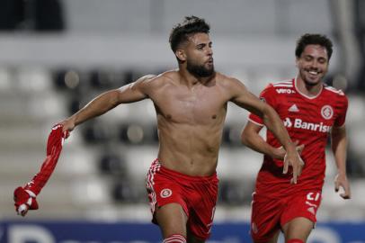 Brazils Internacional Yuri Alberto celebrates after scoring against Paraguays Olimpia during the Copa Libertadores football tournament group stage match at the Manuel Ferreira Stadium in Asuncion on May 20, 2021. (Photo by Cesar Olmedo / various sources / AFP)Editoria: SPOLocal: AsuncionIndexador: CESAR OLMEDOSecao: soccerFonte: AFPFotógrafo: STR<!-- NICAID(14789088) -->