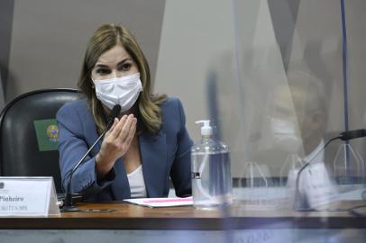 Comissão Parlamentar de Inquérito da Pandemia (CPIPANDEMIA) realiza depoimento da secretária de Gestão do Trabalho e da Educação na Saúde do Ministério da Saúde. À mesa, em pronunciamento, secretária de Gestão do Trabalho e da Educação na Saúde do Ministério da Saúde, Mayra Pinheiro.Local: BrasÃ­liaIndexador: Edilson RodriguesFonte: AgÃªncia SenadoFotógrafo: e<!-- NICAID(14792232) -->