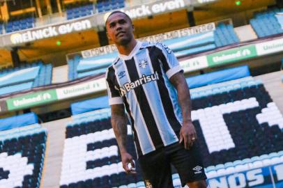 Douglas Costa na Arena do Grêmio.<!-- NICAID(14792443) -->