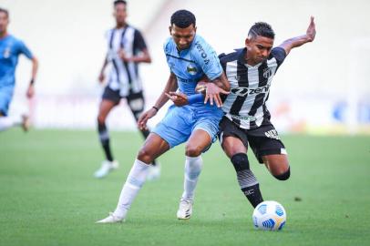 Gremio x CearaRS - FUTEBOL/CAMPEONATO BRASILEIRO 2021 /GREMIO X CEARA - ESPORTES - Lance da partida entre Gremio e Ceara disputada na tarde deste domingo, na Arena Castelao, em Fortaleza, em partida valida pela Campeonato Brasileiro 2021. FOTO: LUCAS UEBEL/GREMIO FBPAEditoria: SPOLocal: FortalezaIndexador: Lucas UebelSecao: futebolFonte: Gremio.netFotógrafo: Gremio x Ceara<!-- NICAID(14796307) -->