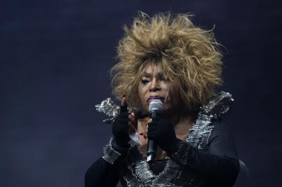 Brazilian singer Elza Soares performs during her concert of the Rock in Rio festival at the Olympic Park, Rio de Janeiro, Brazil, on September 29, 2019. - The week-long Rock in Rio festival started September 27, with international stars as headliners, over 700,000 spectators and social actions including the preservation of the Amazon. (Photo by Mauro Pimentel / AFP)