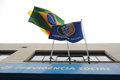 CAXIAS DO SUL, RS, BRASIL (15/09/2020)Agência do INSS segue sem peritos; usuários são orientados na porta de entrada em Caxias. Onze salas para atendimento de perícias permaneciam vazias na manhã desta terça-feira enquanto 120 pessoas haviam agendado com antecedência. (Antonio Valiente/agência RBS)<!-- NICAID(14592446) -->