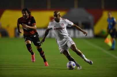 SALVADOR, BA, BRASIL - 03.06.2021 - O Inter visita o Vitória no Barradão, pelo jogo de ida da terceira fase da Copa do Brasil.<!-- NICAID(14800430) -->