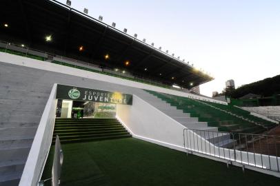 CAXIAS DO SUL, RS, BRASIL, 03/06/2021. Apresentação das reformas no estádio Alfredo Jaconi, casa do Esporte Clube Juventude. O estádio recebeu melhorias para a disputa da série A do Campeonato Brasileiro 2021. TÚNEL DE ACESSO AO GRAMADO.  (Porthus Junior/Agência RBS)<!-- NICAID(14800368) -->