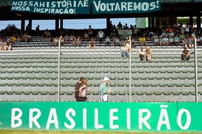 *** Juventude X Sport1-RicardoW ***Ultima rodada do Campeonato Brasileiro , Juevetude X Sport estádio Alfredo Jaconi, Torcedores mostram faixas em apoio ao time que caiu para segunda divisão.<!-- NICAID(1163314) -->