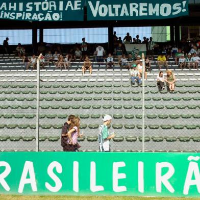 *** Juventude X Sport1-RicardoW ***Ultima rodada do Campeonato Brasileiro , Juevetude X Sport estádio Alfredo Jaconi, Torcedores mostram faixas em apoio ao time que caiu para segunda divisão.<!-- NICAID(1163314) -->