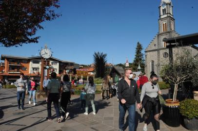 GRAMADO, RS, BRASIL (05/06/2021)Movimentação intensa de turistas em Gramado durante o feriado do Corpus Christi. (Antonio Valiente/Agência RBS)<!-- NICAID(14801751) -->