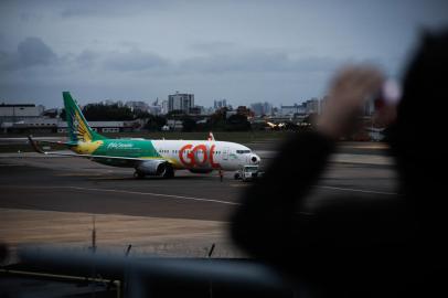 PORTO ALEGRE, RS, BRASIL - 07.06.2021 - Avião da Seleção Brasileira deixa Porto Alegre. (Foto: Anselmo Cunha/Agencia RBS)<!-- NICAID(14803055) -->