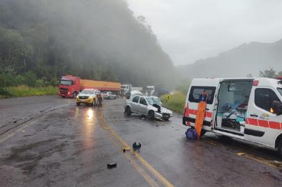 Polícia descobre homem em porta-malas de carro ao atender acidente em Farroupilha<!-- NICAID(14803481) -->