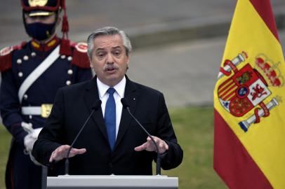 Argentinas President Alberto Fernandez speaks next to Spains Prime Minister Pedro Sanchez (out of frame) during a joint press conference outside the Casa Rosada in Buenos Aires on June 9, 2021. (Photo by JUAN MABROMATA / AFP)Editoria: POLLocal: Buenos AiresIndexador: JUAN MABROMATASecao: diplomacyFonte: AFPFotógrafo: STF<!-- NICAID(14805149) -->