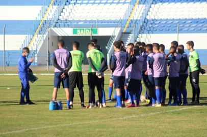 Esportivo realiza treinamento no Estádio da Montanha dos Vinhedos antes de enfrentar o Rio Branco-PR, pela Série D.<!-- NICAID(14806863) -->