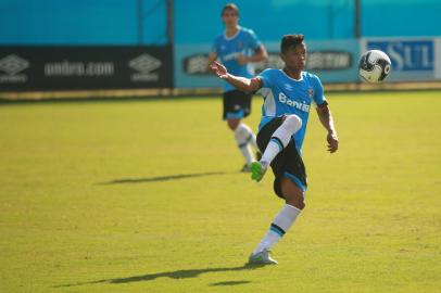 PORTO ALEGRE, RS, BRASIL 17/01/2016 - Grêmio faz seu primeiro teste na temporada com um jogo-treino diante do Sindicato dos Atletas. Na foto: Wesley, jogador do Grêmio. (FOTO: CARLOS MACEDO/AGÊNCIA RBS).<!-- NICAID(11952508) -->