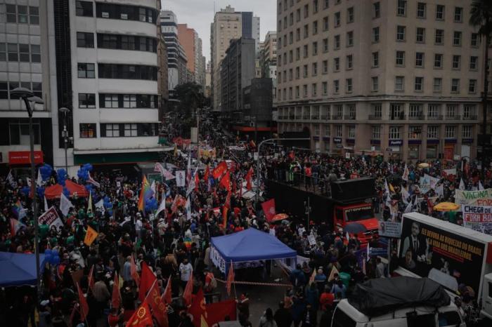 Manifestantes fazem atos contra Bolsonaro e a favor da vacina; FOTOS dos  protestos pelo Brasil, Política