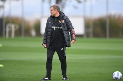 O técnico Diego Aguirre comanda treino do Inter no CT Parque Gigante na manhã desta terça-feira (22/6).<!-- NICAID(14816308) -->