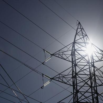 PORTO ALEGRE, RS, BRASIL, 09-02-2021: Torre de energia elétrica em subestação da Ceee na avenida Ipiranga. A Companhia Estadual de Energia Elétrica pode ir a leilão no final de março. (Foto: Mateus Bruxel / Agência RBS)<!-- NICAID(14710003) -->