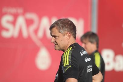 Treino do Inter na tarde desta sexta-feira (25/6) no CT Parque Gigante. Na foto, o técnico Diego Aguirre.<!-- NICAID(14818625) -->