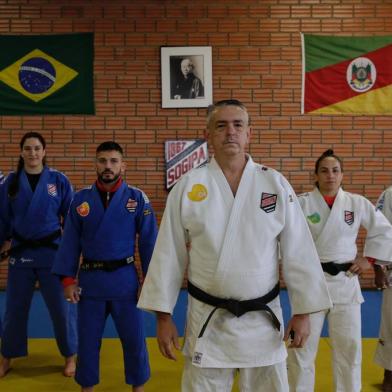 PORTO ALEGRE, RS, BRASIL, 30-06-2021: Judocas da Sogipa que participarão das Olimpíadas de Tóquio durante treino no clube. Atletas: Mayra Aguiar, Maria Portela, Ketlyen Quadros, Daniel Cargnin e Rafael Macedo. (Foto: Mateus Bruxel / Agência RBS)Indexador: Mateus Bruxel<!-- NICAID(14821971) -->