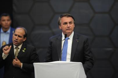 CAXIAS DO SUL, RS, BRASIL (09/07/2021)Presidente Jair Bolsonaro visita a Universidade de Caxias do Sul para inauguração do UCSGraphene. (Antonio Valiente/Agência RBS)<!-- NICAID(14830994) -->