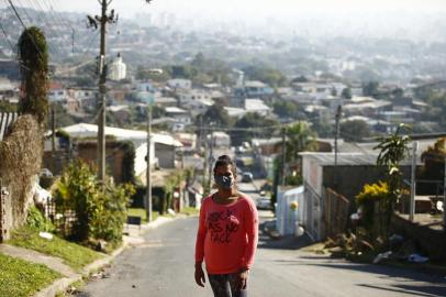 PORTO ALEGRE, 12/07/2021 - Em um ano, pandemia levou 280 mil da Região Metropolitana para zona da pobreza. Na foto, Patricia Vargas dos Santos, 38 anos.<!-- NICAID(14832302) -->