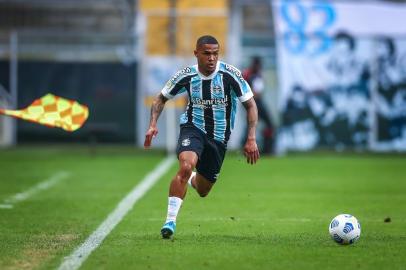 Douglas Costa, meia-atacante do Grêmio