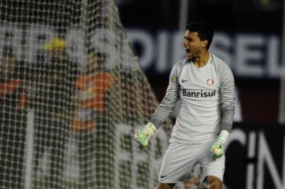 CAXIAS DO SUL, RS, BRASIL - Caxias X Inter pela semifinal do campeonato Gaúcho 2017. Goleiro do Inter, Keiller.