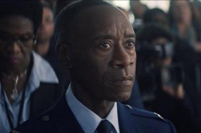 Don Cheadle em Falcão e o Soldado Invernal<!-- NICAID(14834117) -->