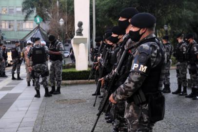 CAXIAS DO SUL, RS, BRASIL, 14/06/2021 -ançamento de operação da BM e da Polícia Civil na Praça Dante Alighieri. Instituições vão combater crimes que estão em alta na cidade. (Marcelo Casagrande/Agência RBS)<!-- NICAID(14834742) -->