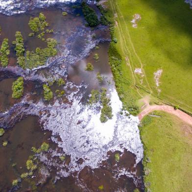 Jaquirana , RS, BRASIL, 10/02/2016 : Parques gaúchos, belos e precários - Parque Estadual do Tainhas / Passo do S / Passo da Ilha - O Rio Grande do Sul tem mais de duas dezenas de unidades de conservação ambiental, entre elas diversos parques nacionais e estaduais. Nenhum deles está completamente implementado. Acessos ruins, falta de infraestrutura mínima para o turismo e desapropriações feitas sem pagamento de indenizações são rotina nestas áreas de preservação. (Omar Freitas/Agência RBS)Indexador: Omar Freitas<!-- NICAID(12031855) -->