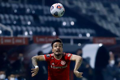 Brazils Internacional Heitor is seen during a Copa Libertadores round of 16 first leg football match against Paraguays Olimpia at the Manuel Ferreira stadium in Asuncion, on July 15, 2021. (Photo by Nathalia AGUILAR / POOL / AFP)Editoria: SPOLocal: AsuncionIndexador: NATHALIA AGUILARSecao: soccerFonte: POOLFotógrafo: STR<!-- NICAID(14836544) -->