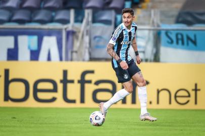 Gremio x LanusRS - FUTEBOL/CONMEBOL SULAMERICANA 2021 /GREMIO X LANUS - ESPORTES - Lance da partida entre Gremio e Lanus disputada na noite desta quinta-feira, na Arena do Gremio, valida pela Sulamericana 2021. Diogo Barbosa FOTO: LUCAS UEBEL/GREMIO FBPAEditoria: SPOLocal: Porto AlegreIndexador: Lucas UebelSecao: futebolFonte: Gremio.netFotógrafo: Gremio x Lanus<!-- NICAID(14782936) -->