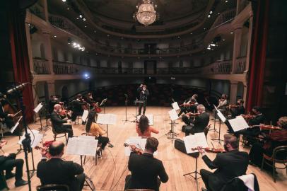 Orquestra Theatro São Pedro vai tocar nos 163 anos do Theatro São Pedro.<!-- NICAID(14815407) -->