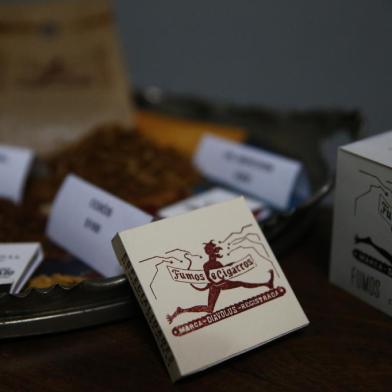 Fotos da exposição dos cigarros Marca Diabo, na biblioteca pública do Estado. FOTO: Felix Zucco / Agência RBS<!-- NICAID(14845779) -->