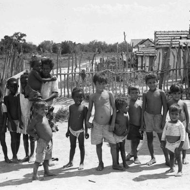 Vila Restinga, em fevereiro de 1968.Os então moradores da Ilhota, foram removidos pela prefeitura e levados para a área da Restinga.* Falta dágua.-#ENVELOPE: 48756<!-- NICAID(13222591) -->