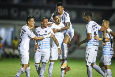 Gremio x Vitoria-BARS - FUTEBOL/COPA DO BRASIL 2021 /GREMIO X VITORIA-BA - ESPORTES - Lance da partida entre Gremio e Vitoria-BA disputada na noite desta terÃ§a-feira, no estÃ¡dio Barradao, em Salvador, valida pela da Copa do Brasil 2021. FOTO: LUCAS UEBEL/GREMIO FBPAEditoria: SPOLocal: SalvadorIndexador: Lucas UebelSecao: futebolFonte: Gremio.netFotógrafo: Gremio x Vitoria-BA<!-- NICAID(14846523) -->