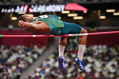 Brazils Felipe dos Santos competes in the mens decathlon high jump during the Tokyo 2020 Olympic Games at the Olympic Stadium in Tokyo on August 4, 2021. (Photo by Ben STANSALL / AFP)Editoria: SPOLocal: TokyoIndexador: BEN STANSALLSecao: athletics, track and fieldFonte: AFPFotógrafo: STF<!-- NICAID(14853192) -->