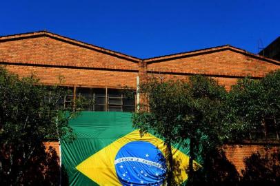 CAXIAS DO SUL, RS, BRASIL  (07/09/2015) Colorido Patriótico no Desfile de Sete de Setembro, na rua Plácido de Castro. Temática Pioneiro 2015. (Roni Rigon/Pioneiro)