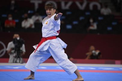 Spains Sandra Sanchez Jaime performs in the womens kata ranking round of the karate competition during the Tokyo 2020 Olympic Games at the Nippon Budokan in Tokyo on August 5, 2021. (Photo by Alexander NEMENOV / AFP)<!-- NICAID(14854533) -->