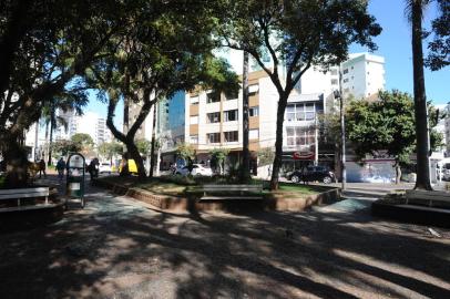 CAXIAS DO SUL, RS, BRASIL (05/08/2021)Revitalização da Praça Dante Alighieri prevista para ocorrer dentro do Programa Luz, Cor e Flor em Caxias do Sul faz moradores do bairro São Pelegrino questionarem quando serão feitas melhorias nas praças da Bandeira e João Pessoa, que há anos demandam melhorias. (Antonio Valiente/Agência RBS)<!-- NICAID(14854823) -->